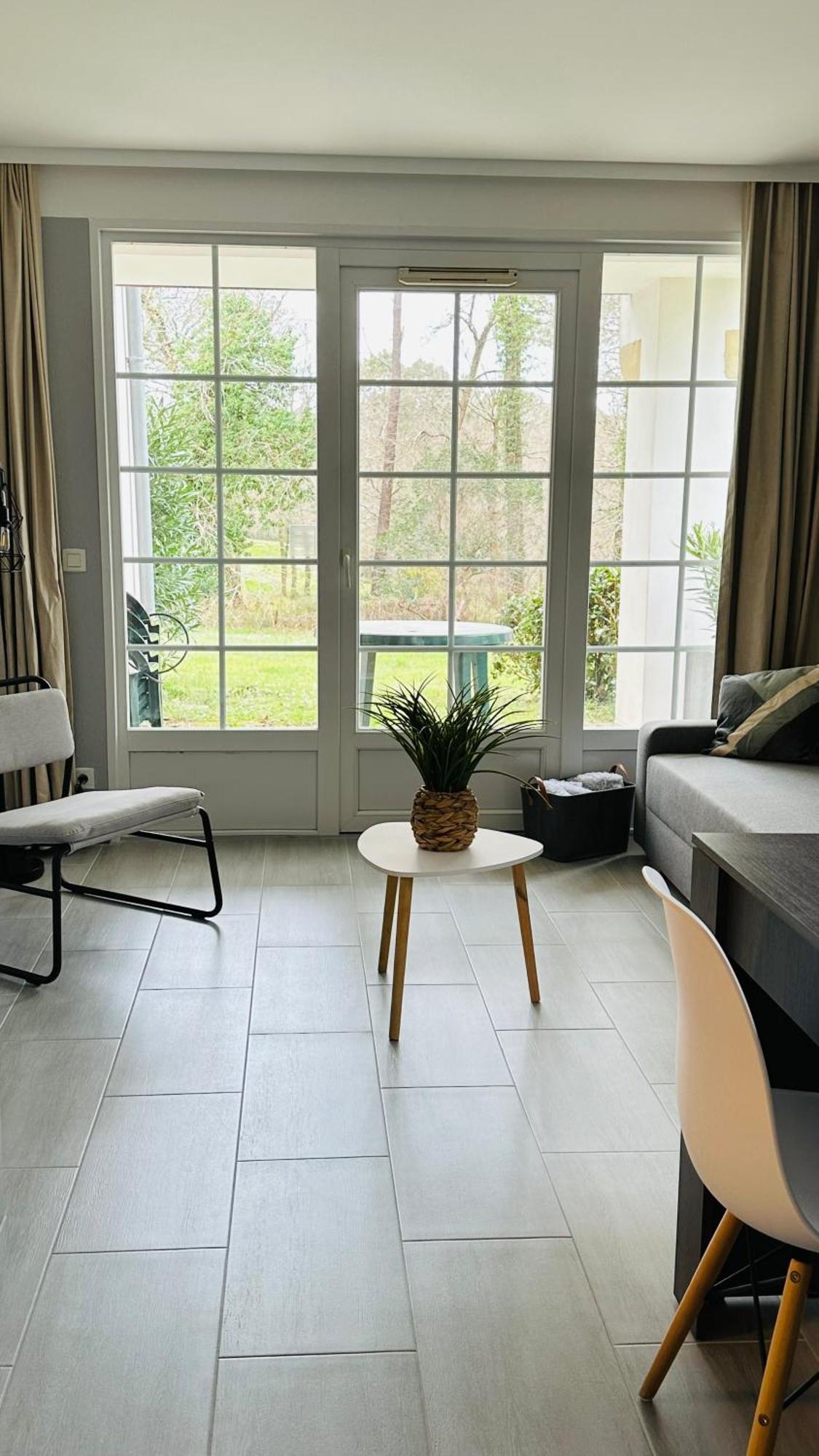 Appartement En Residence Pierre Et Vacance Au Golf Biscarrosse Eksteriør bilde