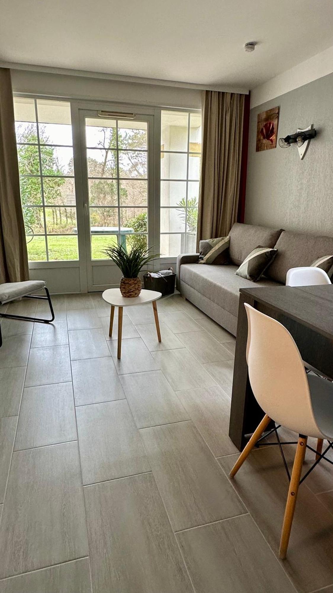 Appartement En Residence Pierre Et Vacance Au Golf Biscarrosse Eksteriør bilde